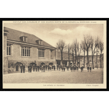 Institut des Aveugles et des Sourds-Muets de St-Médard-les-Soissons (Aisne) - Les enfants en récréation.