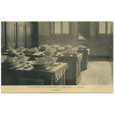 Institution de Mademoiselle Maillard - Hesdin - Lavabo.