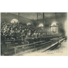 Ecole Spéciale Militaire de Saint-Cyr - 7 - Amphithéâtre.
