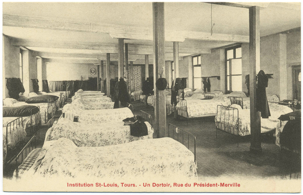 Institution St-Louis, Tours - Un Dortoir, Rue du Président-Merville.