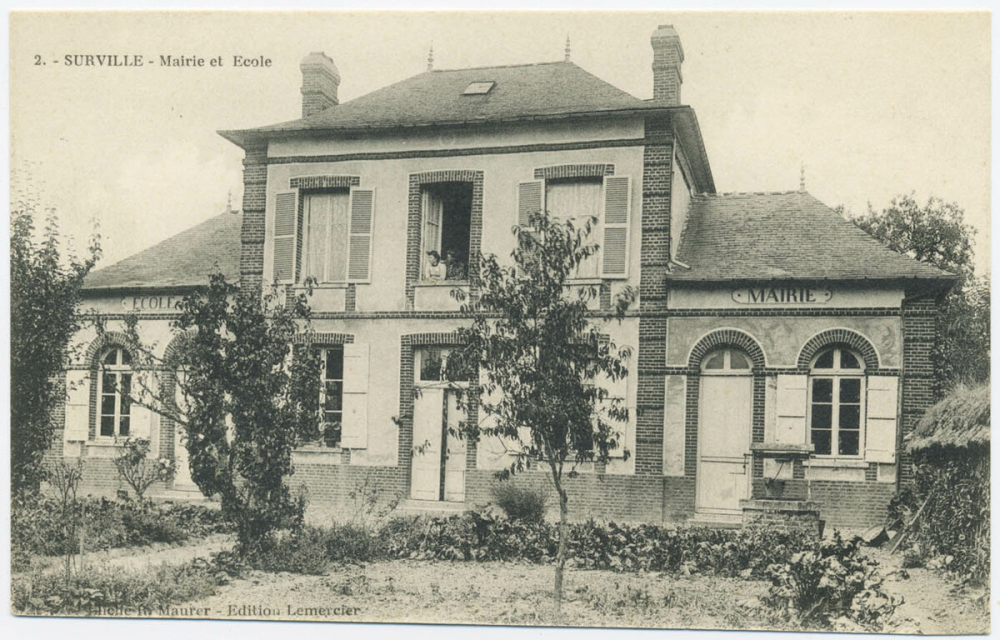 2 - Surville - Mairie et Ecole.