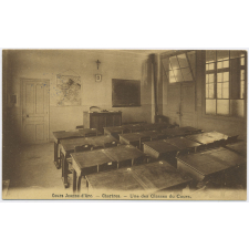 Cours Jeanne d'Arc - Chartres - Une des Classes du Cours.