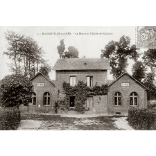 3 - Blosseville-sur-Mer - La Mairie et l'Ecole des Garçons.