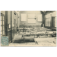 Ecole Nationale Professionnelle de Vierzon (Cher) - Une Salle de Dessin.