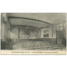 Ecole Brazillier, Sèvres (S.-&-O.) - La Salle des Fêtes du Patronage Saint-Joseph.