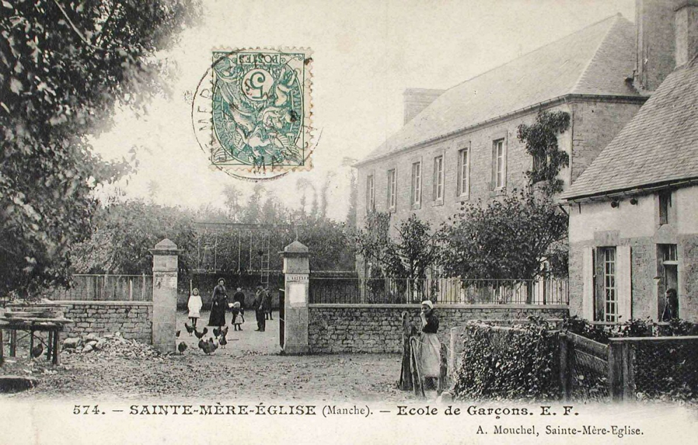 574 - Sainte-Mère-Eglise (Manche) - Ecole de Garçons.