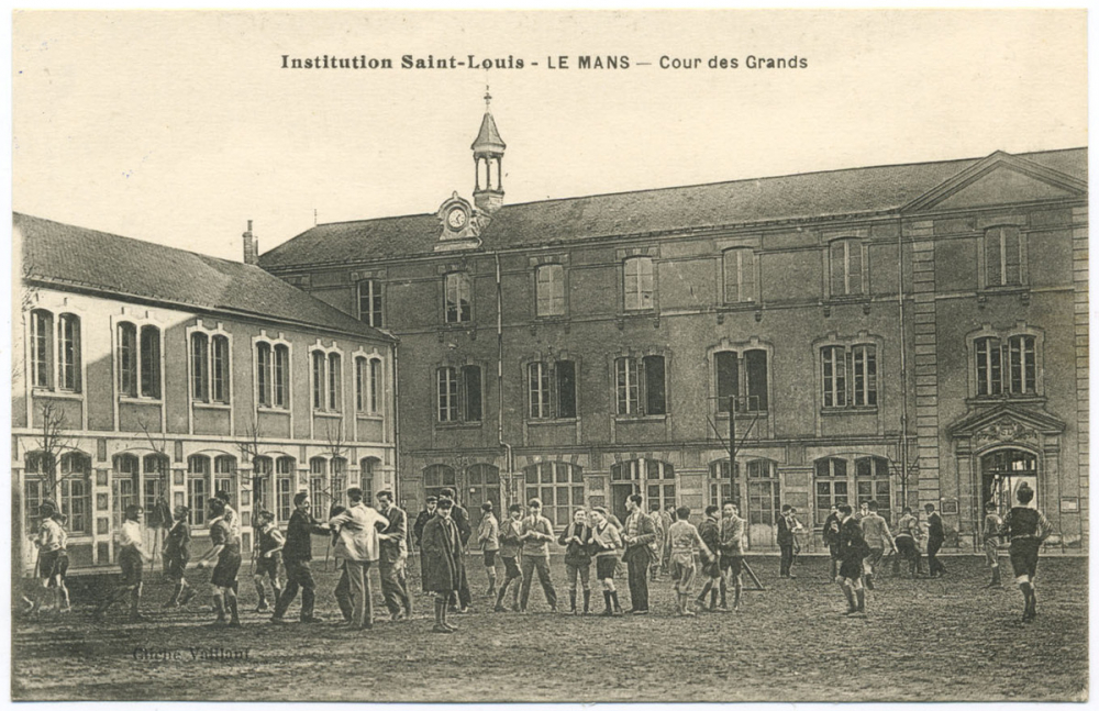 Institution Saint-Louis - Le Mans - Cour des Grands.