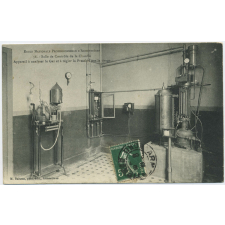 Ecole Nationale Professionnelle d'Armentières - 56 - Salle de Contrôle de la Chauffe - Appareil à analyser le Gaz et à régler la Pression par le tirage.