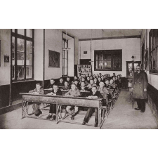 Orphelinat Saint-Michel par Langonnet (Morbihan) - Une Classe.