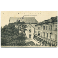 3 - Bourges - Pensionnat des Soeurs de la Charité. Vue intérieure du Pensionnat.