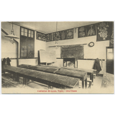 Institution St-Louis, Tours - Une classe.