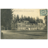 Beaumont-le-Roger - Place Carnot et Ecole des Filles.