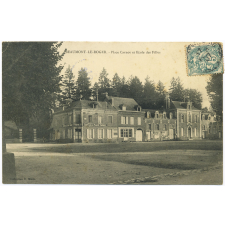 Beaumont-le-Roger - Place Carnot et Ecole des Filles.
