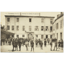 8 - Louhans (S.-&-L.) - Intérieur du Collège de garçons.