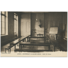 Lyon - Externat du Sacré-Coeur - Salle de Classe.
