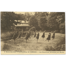 7 - Ecole Normale d'Institutrices de Limoges - Les Exercices physiques au Jardin.