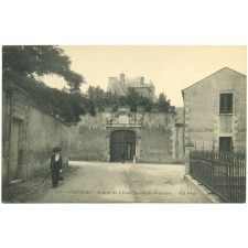 159 - Poitiers - Entrée de l'Ecole Normale Primaire.