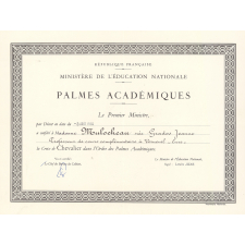 Diplôme de Chevalier dans l'Ordre des Palmes Académiques. 