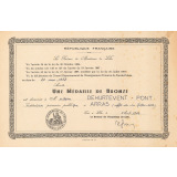 Diplôme de médaille de bronze de l'Enseignement du Premier Degré. 