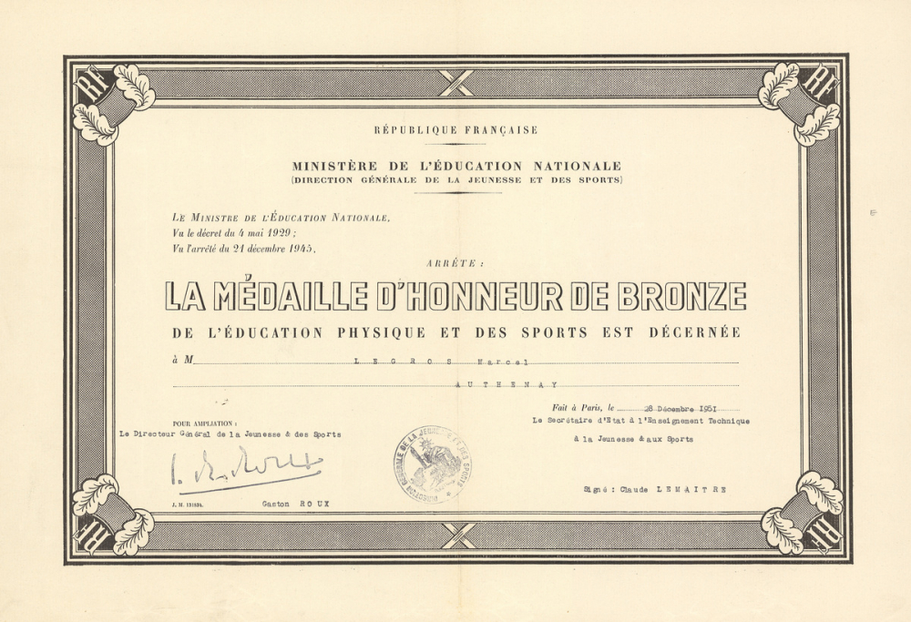 Médaille d'honneur de bronze de l'éducation physique et des sports.