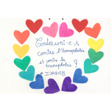 Panneau de soutien pour la journée de lutte contre l'homophobie et la transphobie