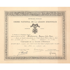 Titre de nomination de Chevalier de la Légion d'Honneur.