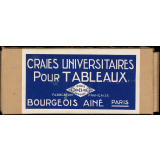 Boîte avec craies universitaires