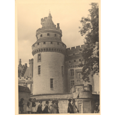 Colonie de Luzancy : Tour Jules César du château de Pierrefonds