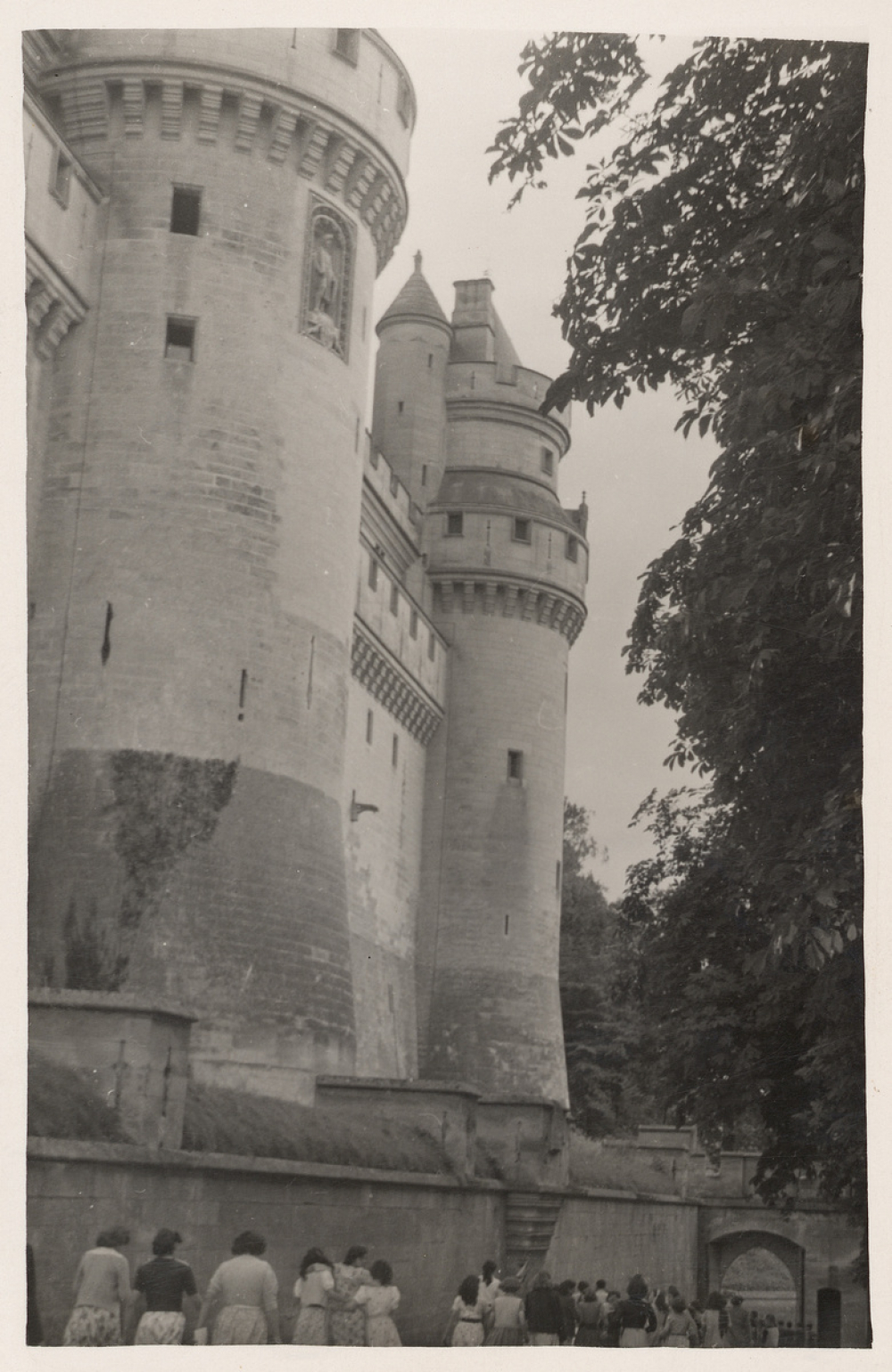 Colonie de Luzancy : 2 tours du château de Pierrefonds