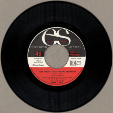 From Founds to Rythm and Intonation = De la maîtrise des sons à celle de l'élocution expressive et spontanée. 5ème disque, conversations