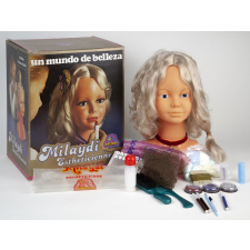 Tête de poupée. 