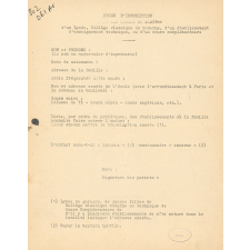 Aide-mémoire pour la préparation de la défense passive dans les établissements désignés pour assurer eux-mêmes leur protection contre les attaques aériennes.