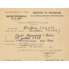 Certificats de vaccination et mot de mère d'élève. 
