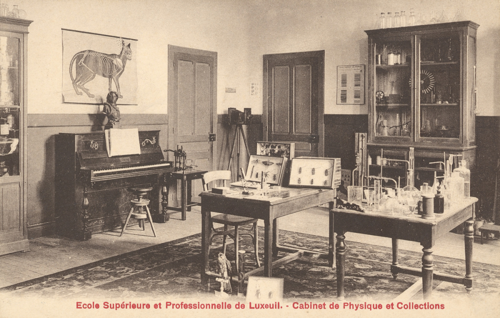Ecole Supérieure et Professionnelle de Luxeuil - Cabinet de Physique et Collections.