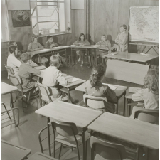 Lycée pilote de Sèvres. Le cours d'histoire : travail de groupe sur Héraklès.