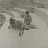 Lycée pilote de Sèvres. Le cours d'histoire : les élèves réalisent des labyrinthes pour leurs travaux sur Héraklès.