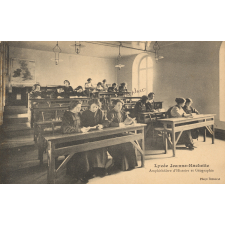Lycée Jeanne-Hachette - Amphithéâtre d'Histoire et Géographie.