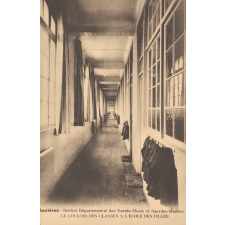 Asnières - Institut Départemental des Sourds-Muets et Sourdes-Muettes - Le Couloir des Classes à L'Ecole des Filles.