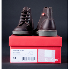 Paire de chaussures enfant