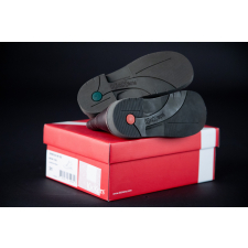 Paire de chaussures enfant