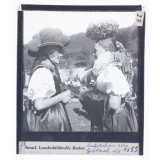 Mädchen aus Gutach i/K = Jeunes filles de Gutach dans la vallée de la Kinzig