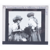Sonntagstracht u. Mädchen i. Gutach = Costume du dimanche et jeunes filles à Gutach