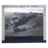 Blick auf Hegau und Alpen = Vue sur l'Hegau et les Alpes