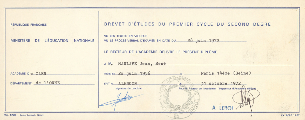 Diplômes. Brevet de nageur scolaire. Epreuves utilitaires de natation. Brevet d'études du premier cycle du second degré. Certificat d'aptitude professionnelle. 