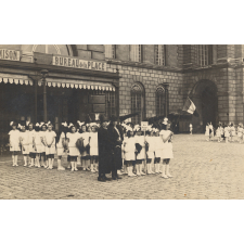 Fête de la jeunesse des écoles publiques de Rouen : défilé de l'école Marie Houdemare