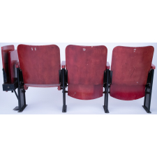Rangée de fauteuils de cinéma