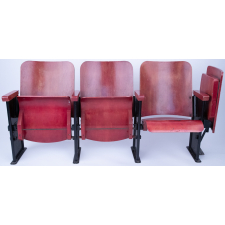Rangée de fauteuils de cinéma