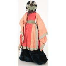 Poupée costumée : une femme de la Renaissance (élément d'un couple)