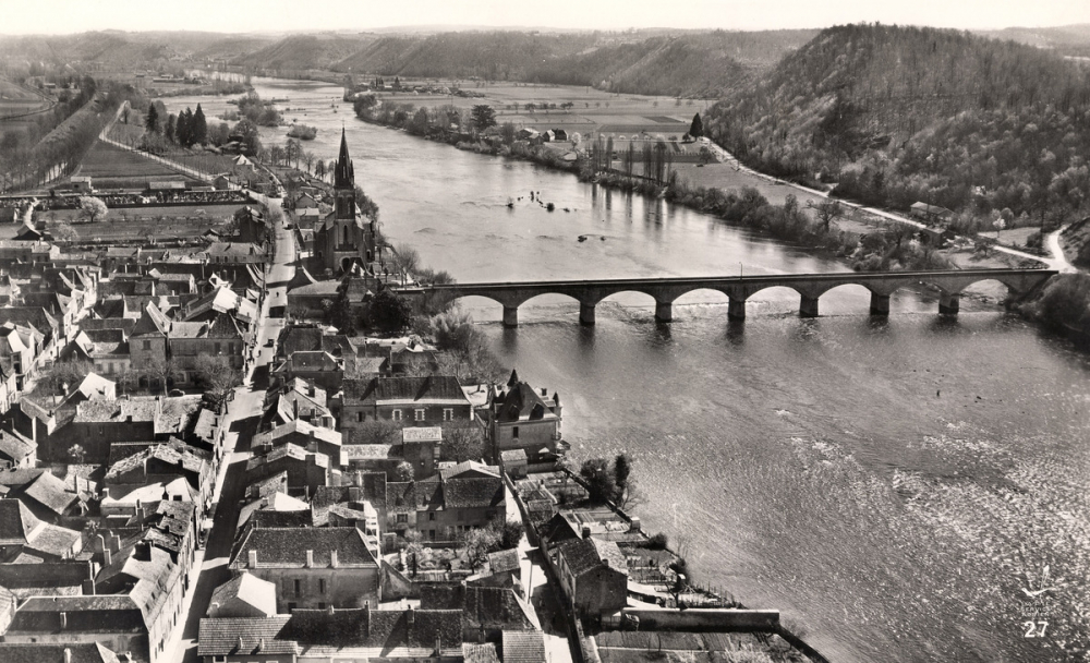 Fleuves : la vallée de la Dordogne dans les plateaux du Périgord