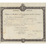 Diplôme de Bachelier de l'Enseignement secondaire classique.